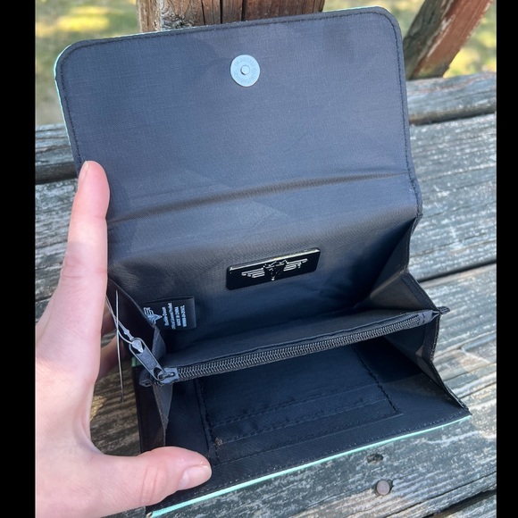 Disney Scrump Wallet - Picture 3 of 3